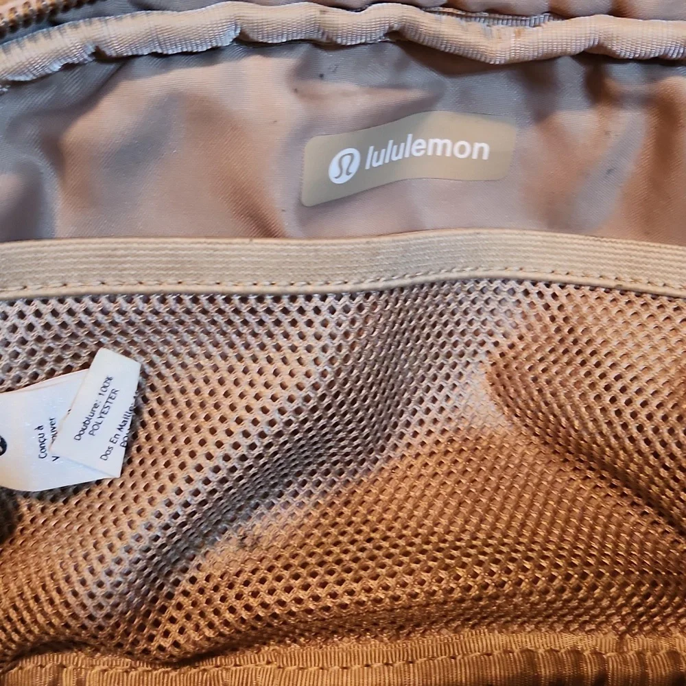 Lululemon Athletica Tan Sherpa Belt Bag - Picture 6 of 11